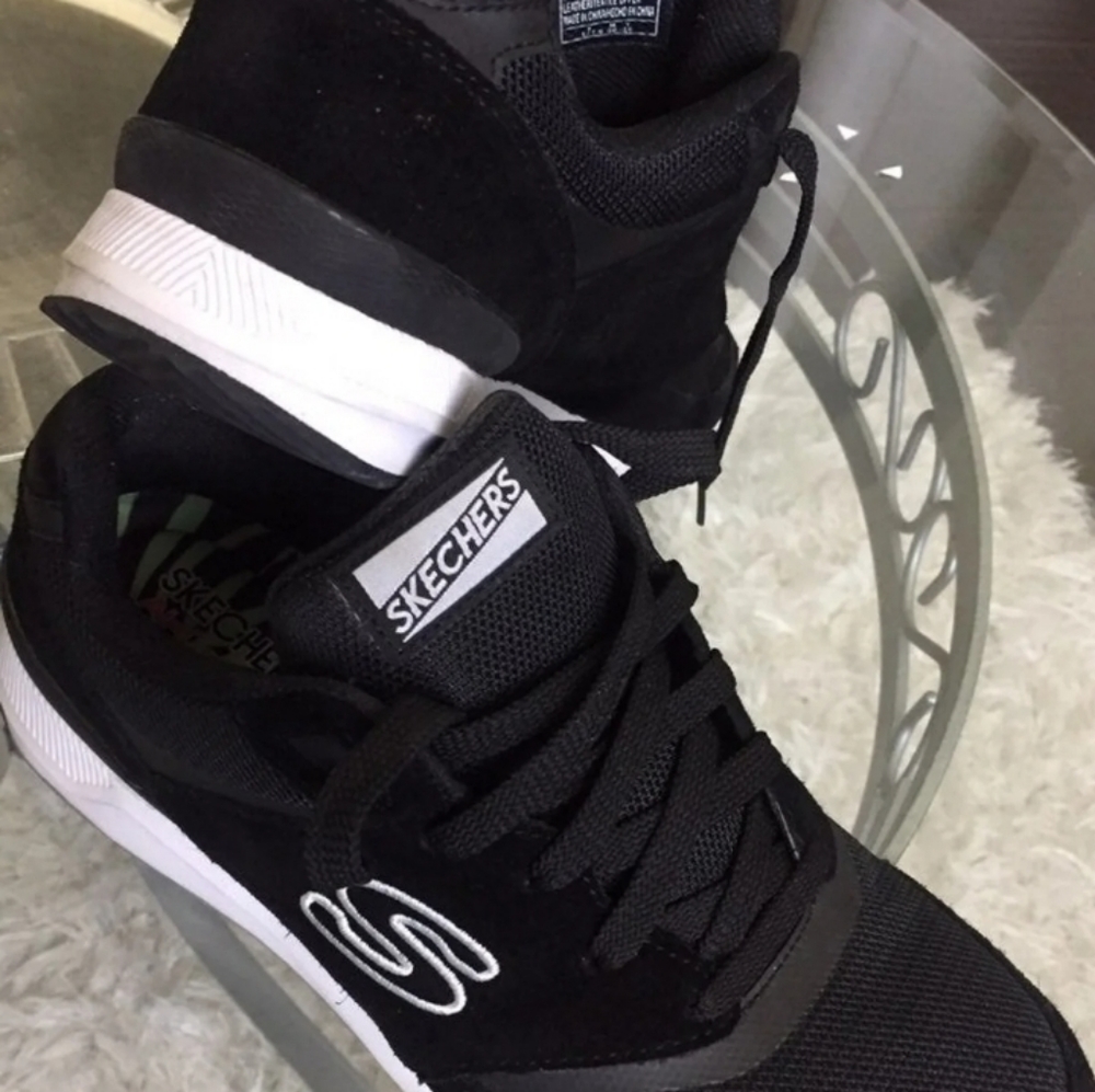 Womens Sketchers size 10